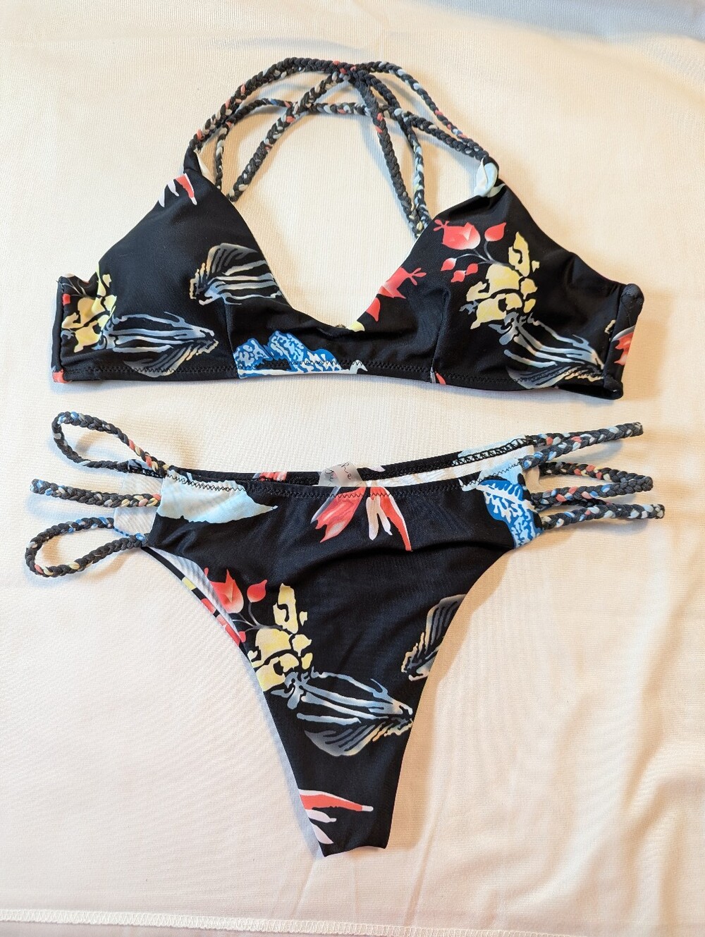 Cupshe Bikini With Padded Bikini Bra Top Size Medium